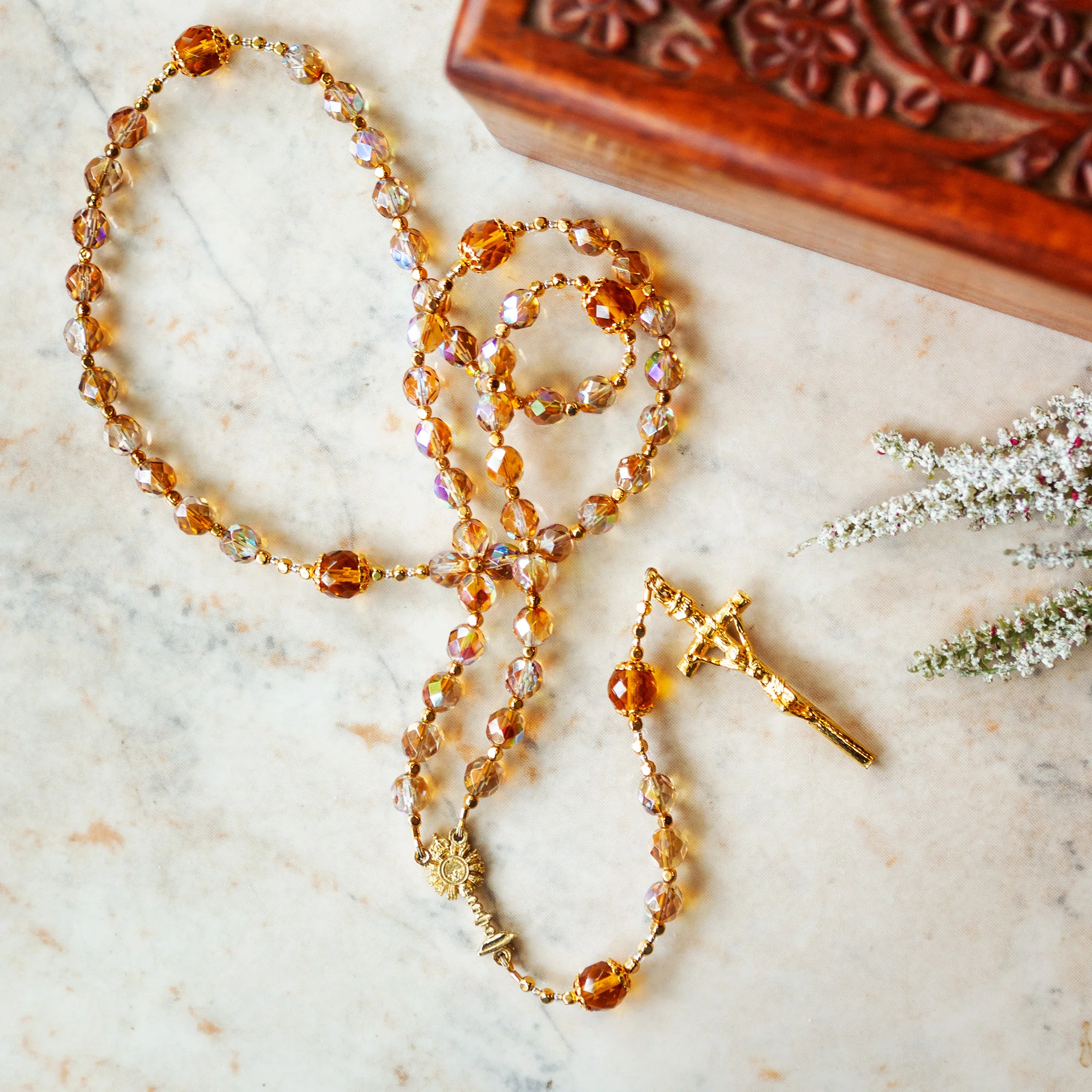 Adoration of the Lord Golden Crystal Rosary - Image 3