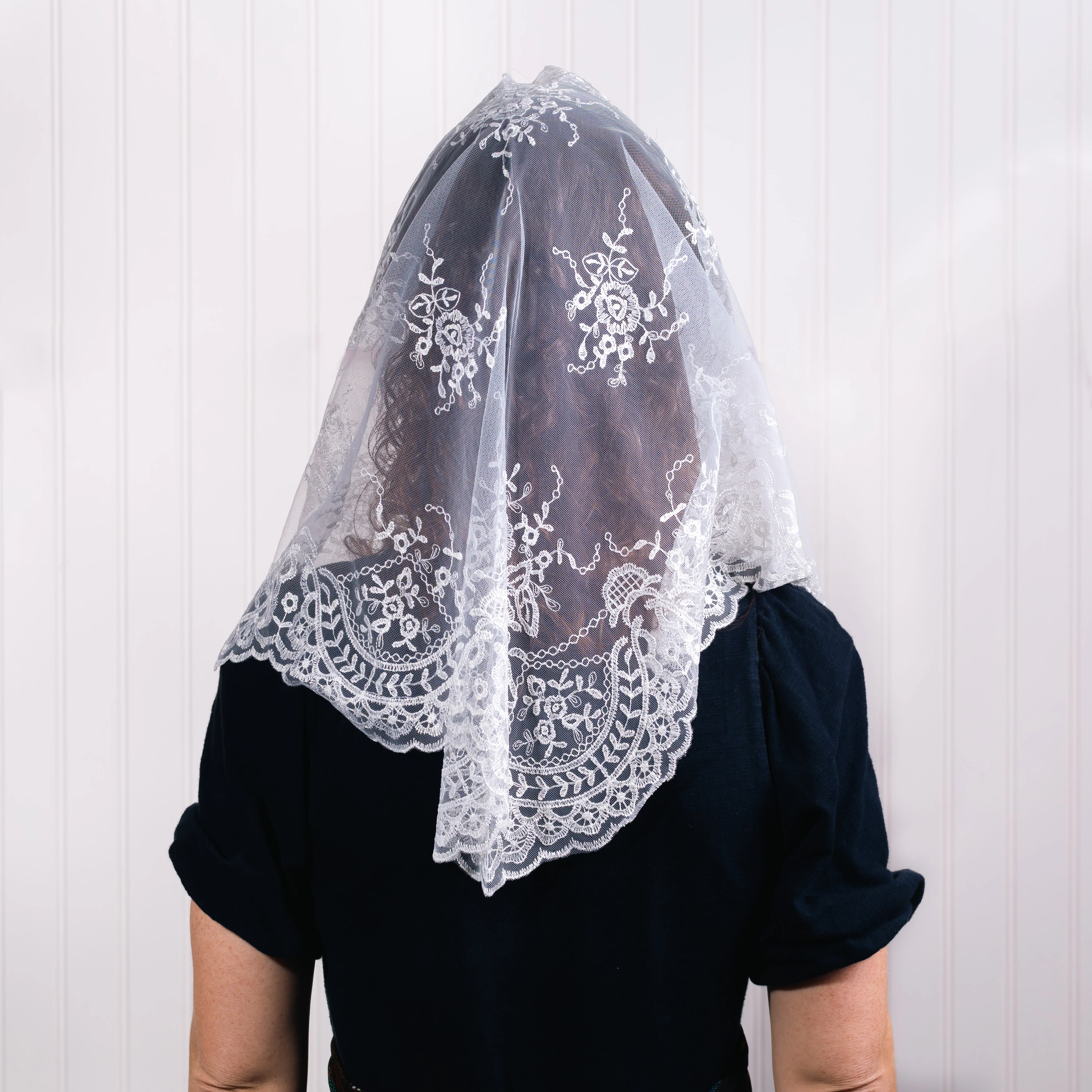Albanico Spanish Lace Chapel Veil - Multiple Colors - Image 2