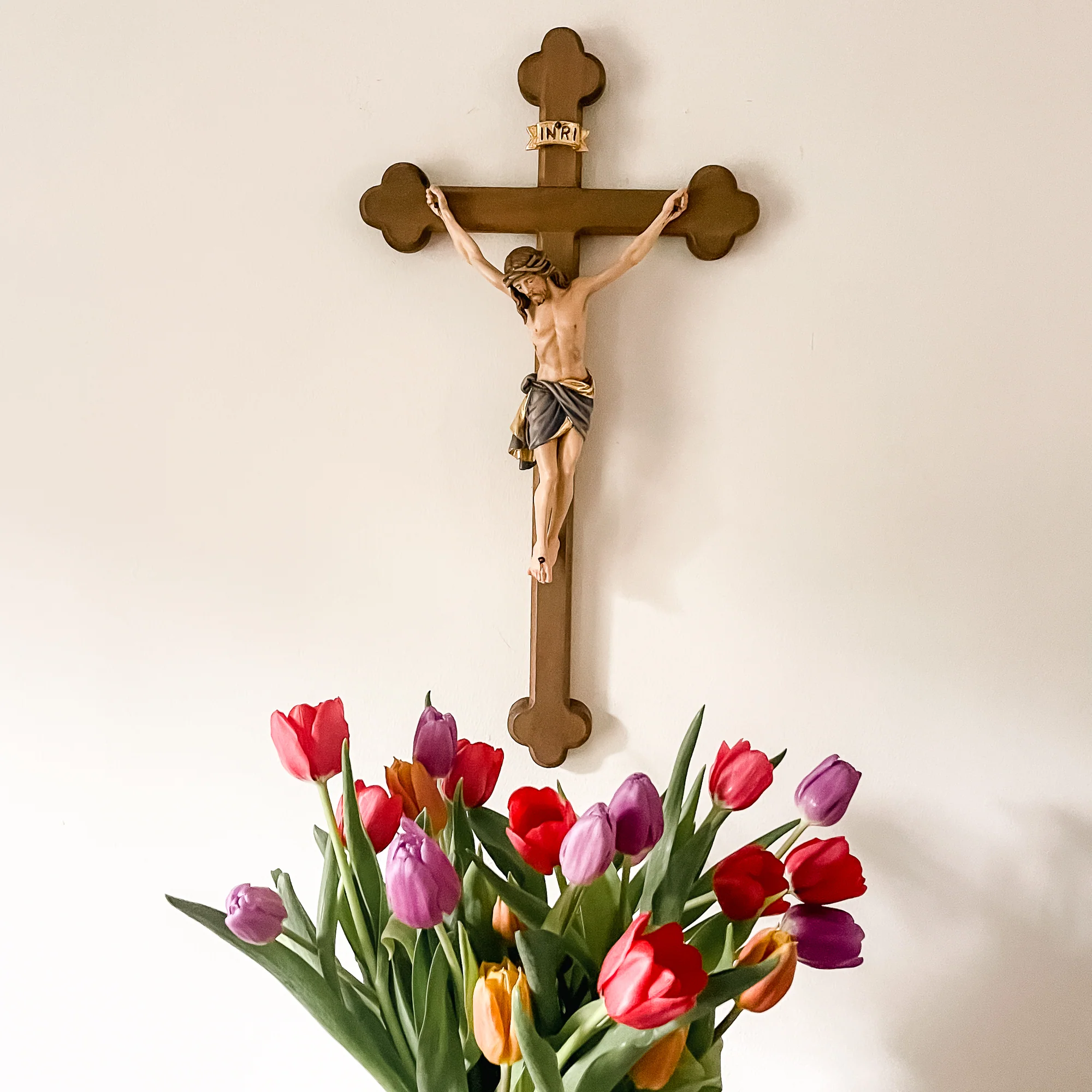 Baroque Siena Hand Painted Italian Crucifix - Image 3