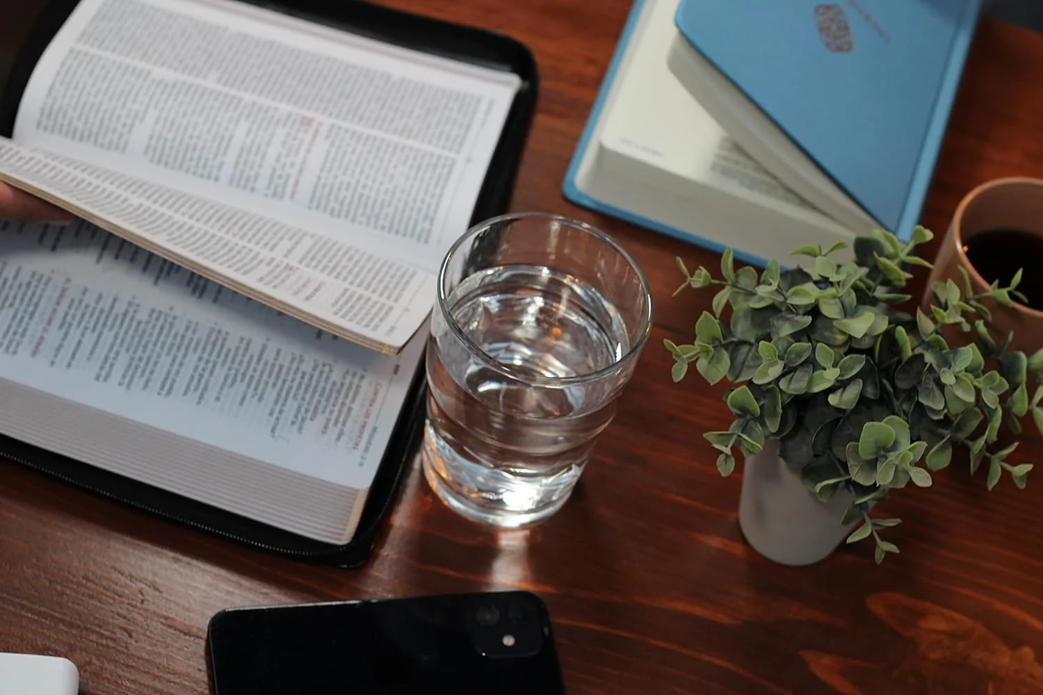 Biblia Catolica Tamaño Personal Con Cierre - Zippered Catholic Bible: Spanish Edition - Image 6