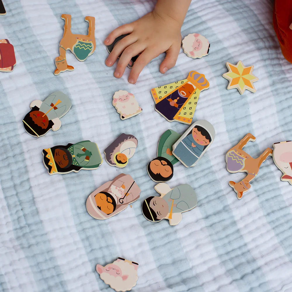 Christmas Nativity Wooden Magnet Set - Image 4