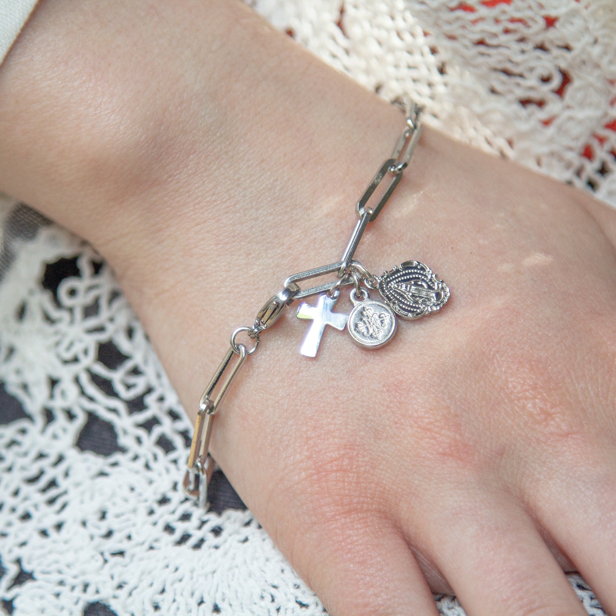 Consecration to Mary Silver Bracelet - Image 3