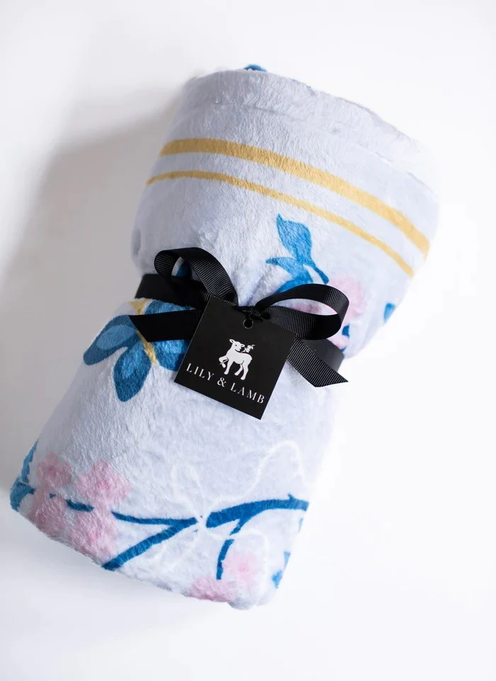 Daughter of the King Fleece Throw Blanket - Image 4