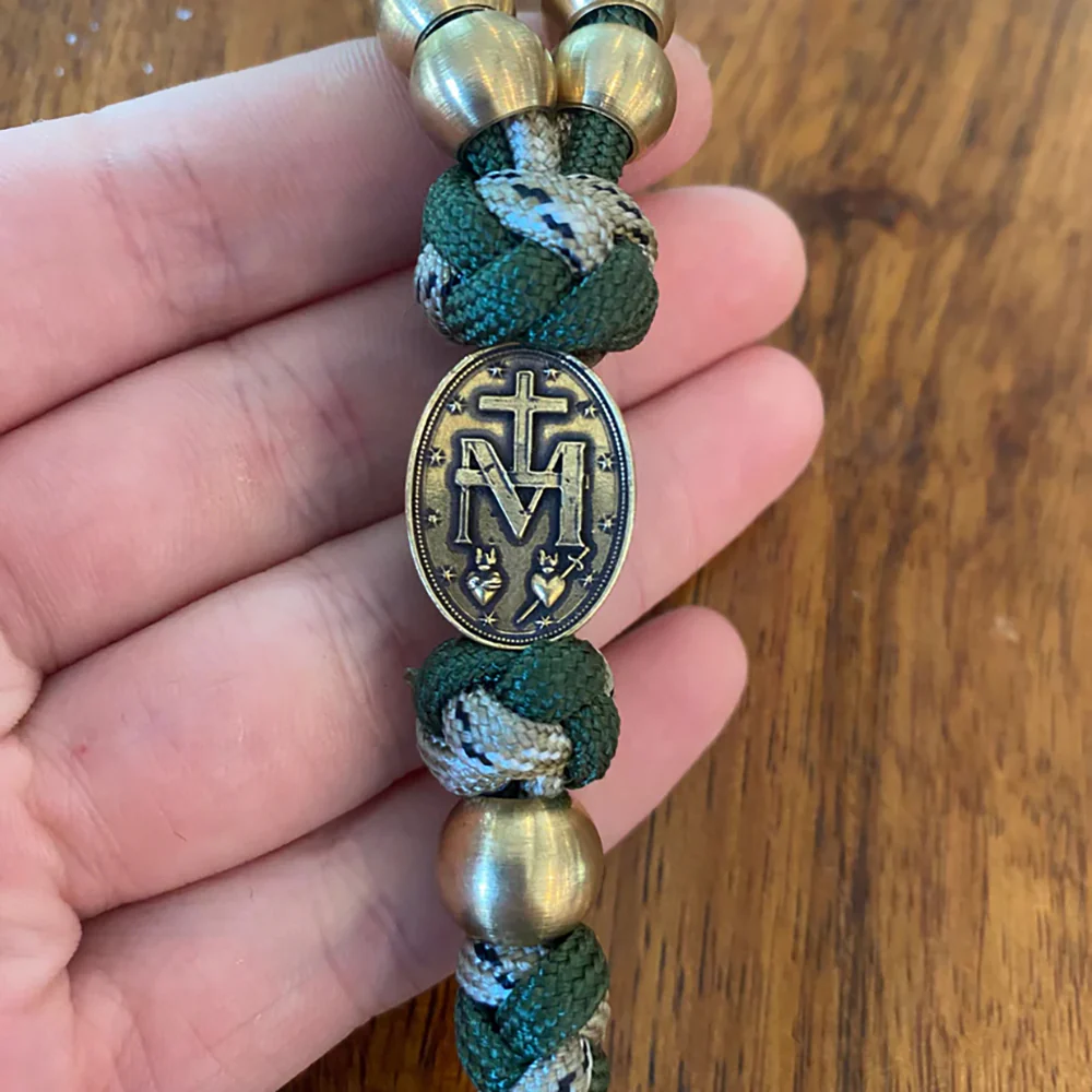 Deluxe Green Paracord & Brass Miraculous Medal Rosary - Image 3