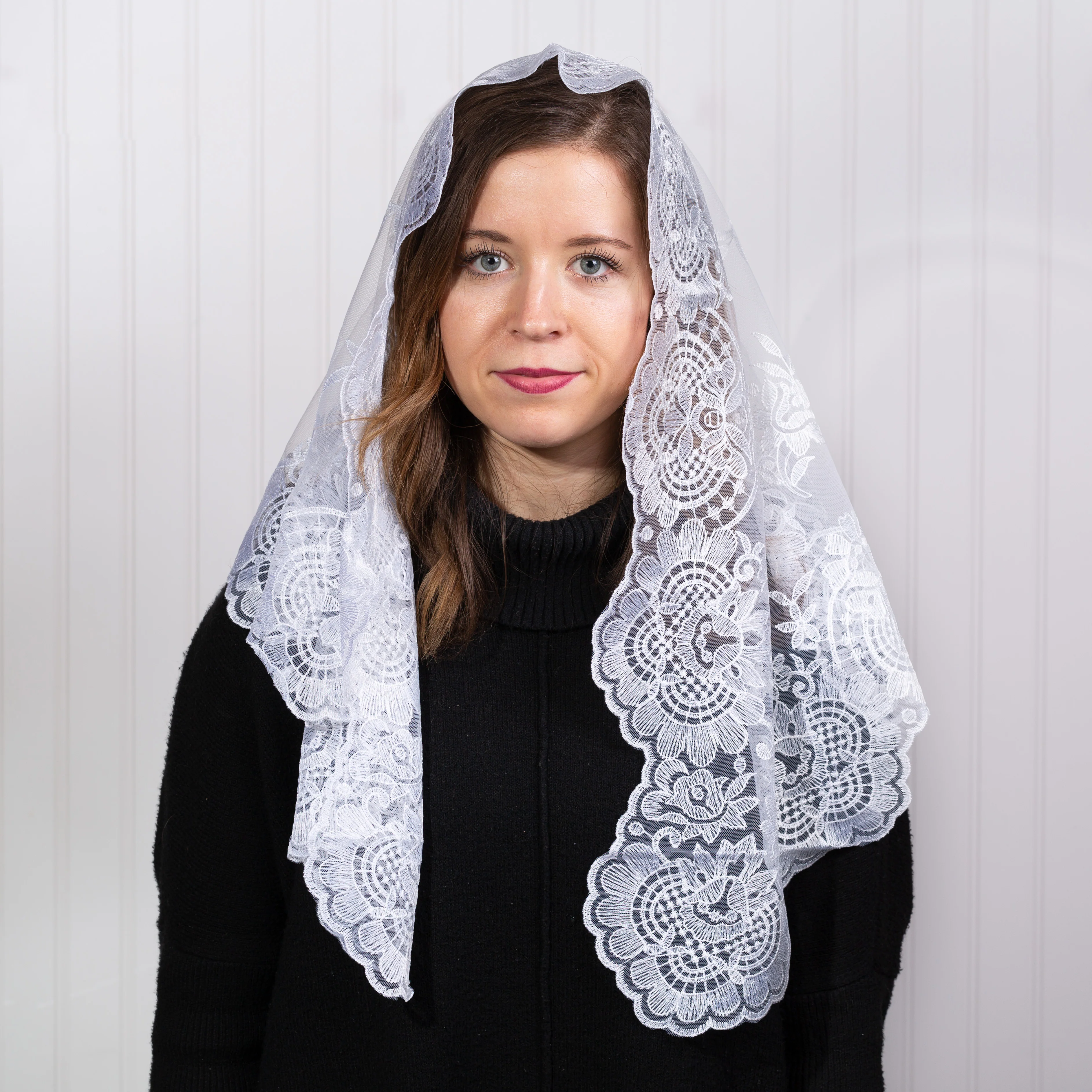 Eva Spanish Lace Chapel Veil - Multiple Colors - Image 3