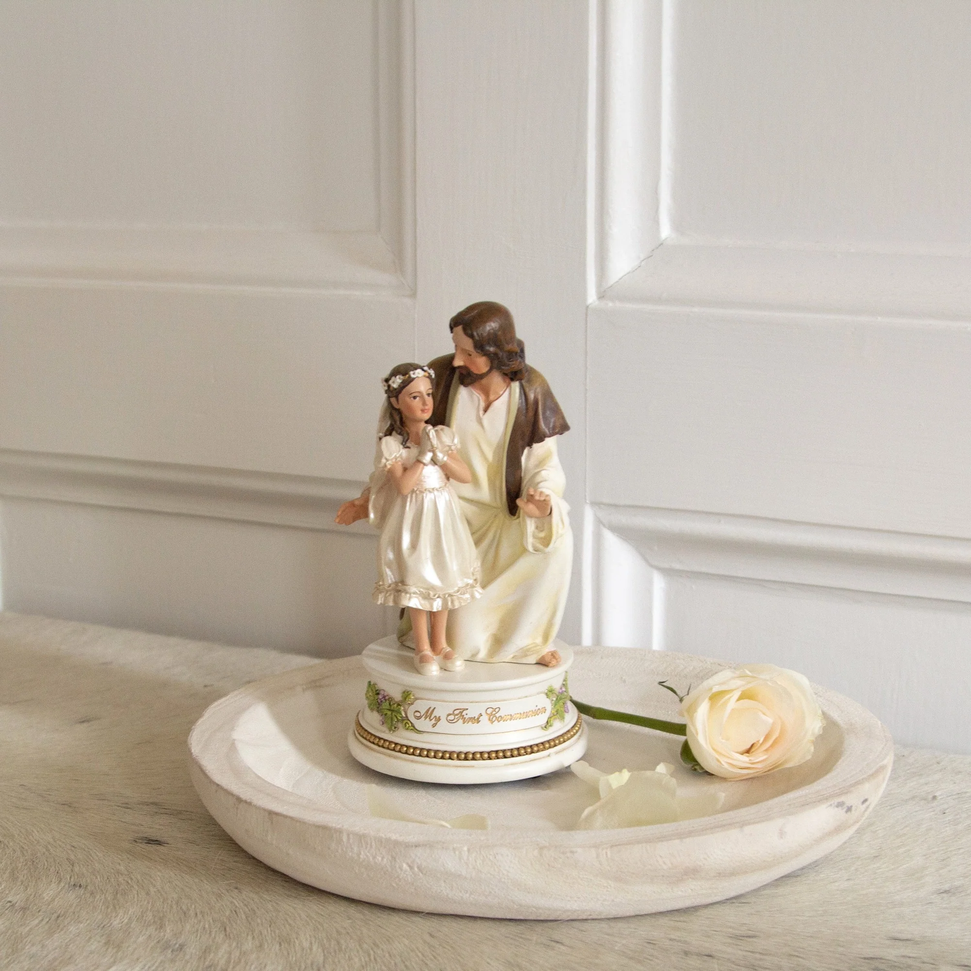 First Communion - Jesus with Girl Musical Figure - Image 3