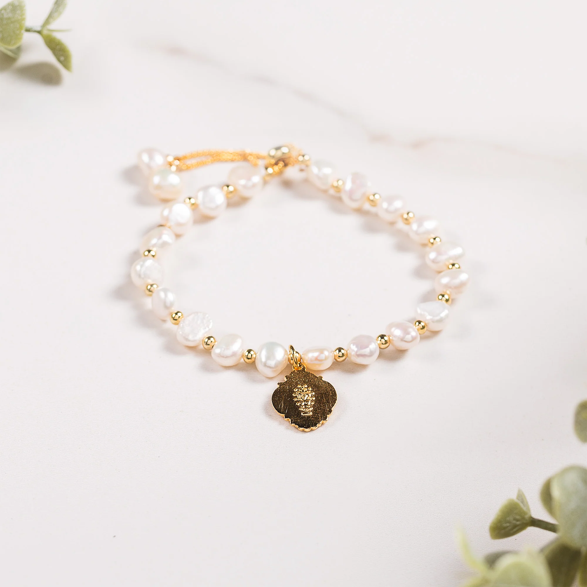 Freshwater Pearl Gold Miraculous Medal Bracelet - Image 3