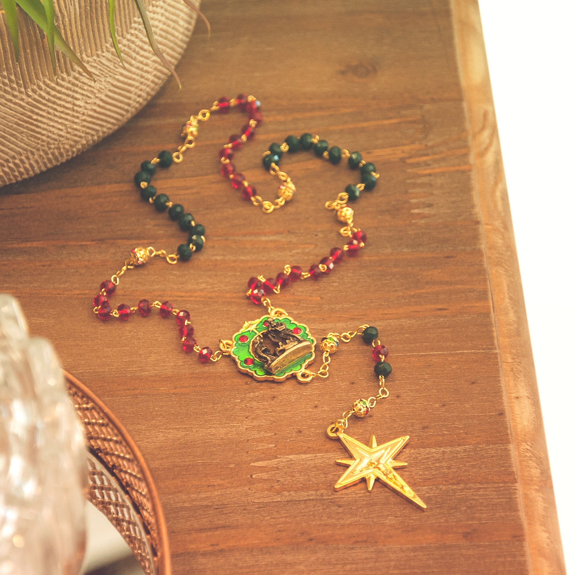 Glass Wreath & Star Christmas Rosary - Image 4