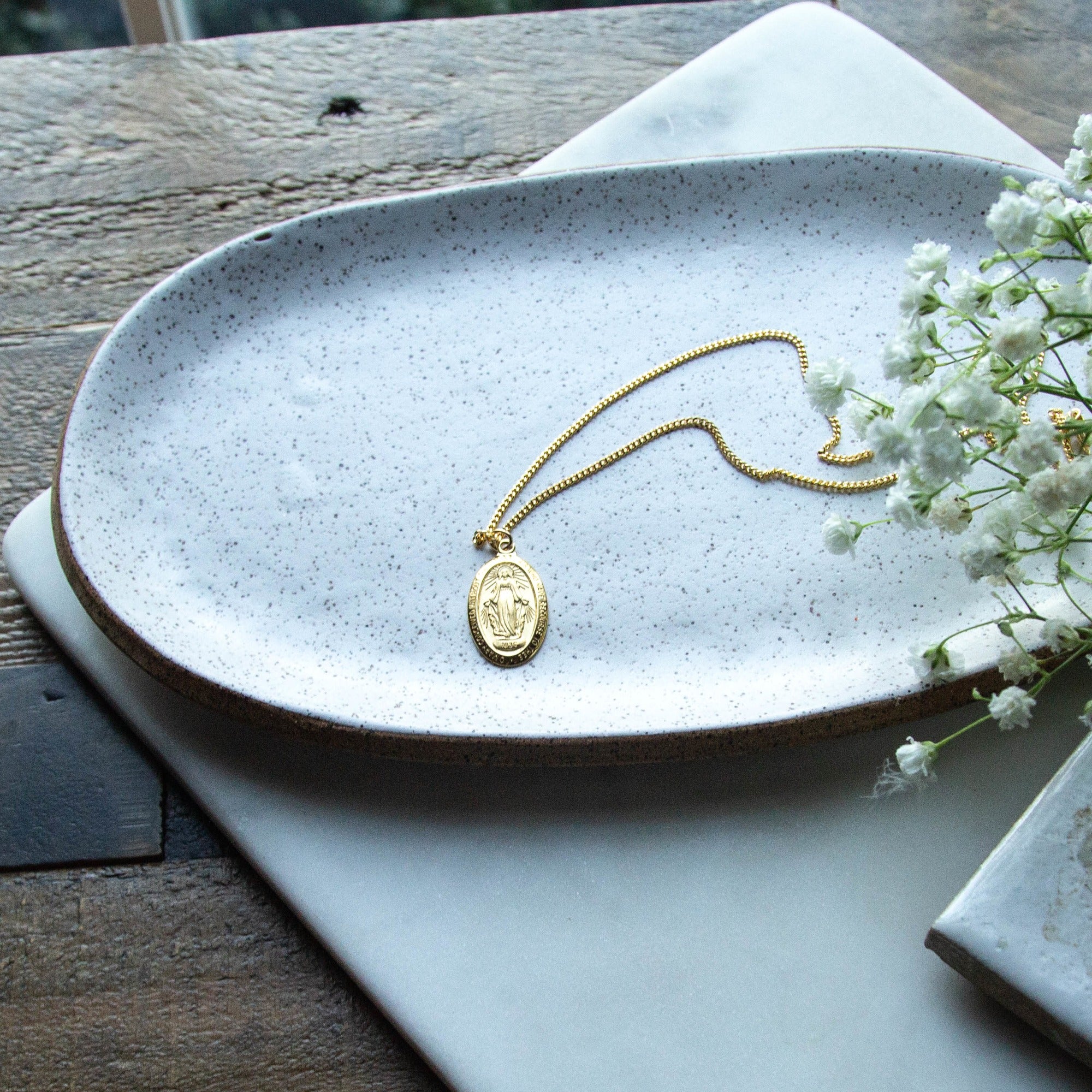 Gold/Sterling Silver Miraculous Medal on 18 inch chain - Image 4