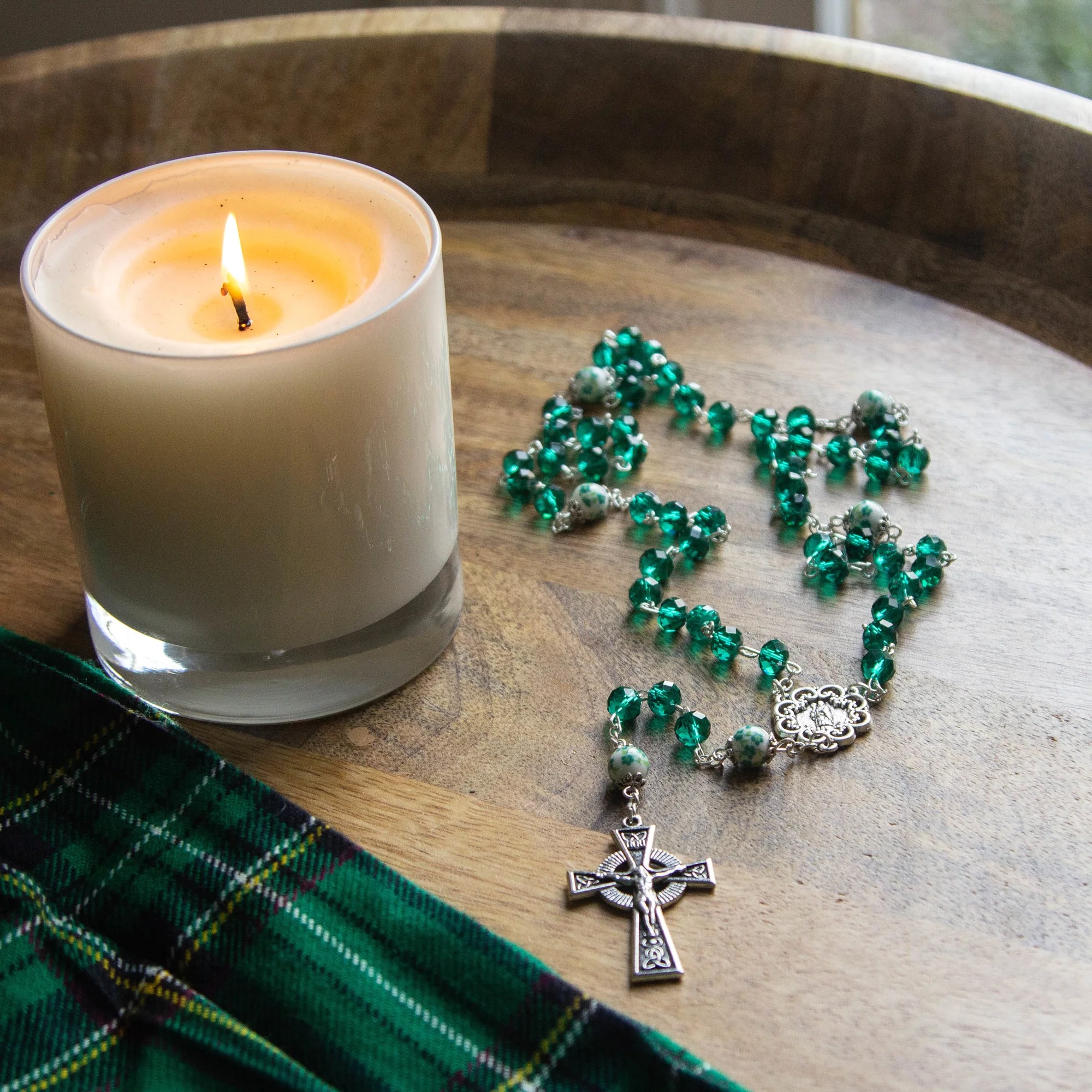 Green Crystal & Ceramic St. Patrick Rosary - Image 2
