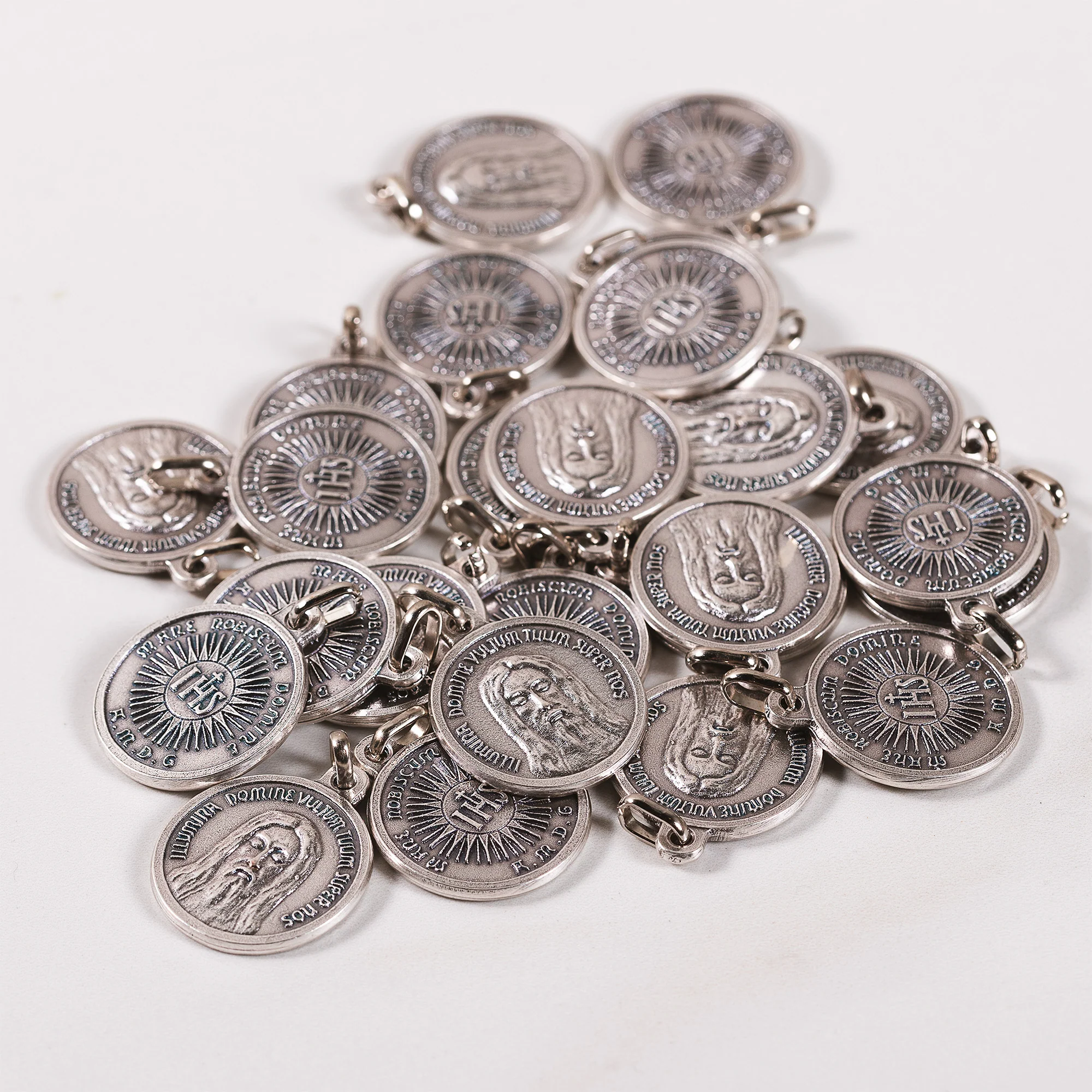 Holy Face Medals - Bulk Package of 25 - Image 3