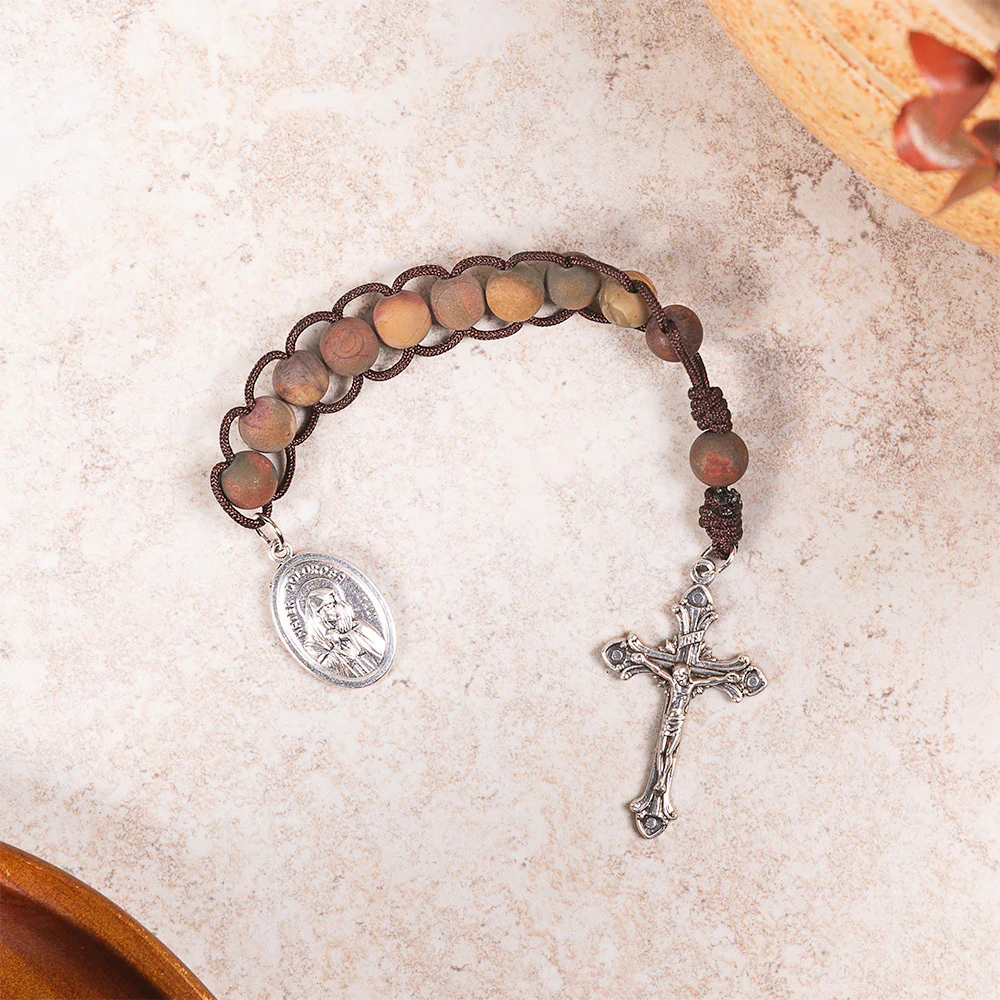 Magnificat Lenten Companion & Ecce Homo Sacrifice Tenner Rosary (Gift Set) - Image 3
