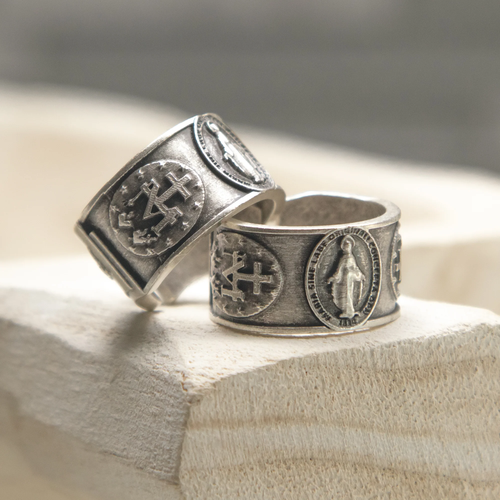 Men's Stamped Miraculous Medal Ring - Image 6