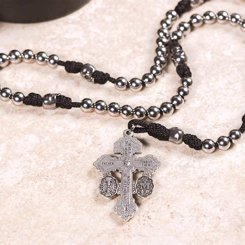 Mini Memento Mori Pardon Crucifix Paracord Rosary - Image 4