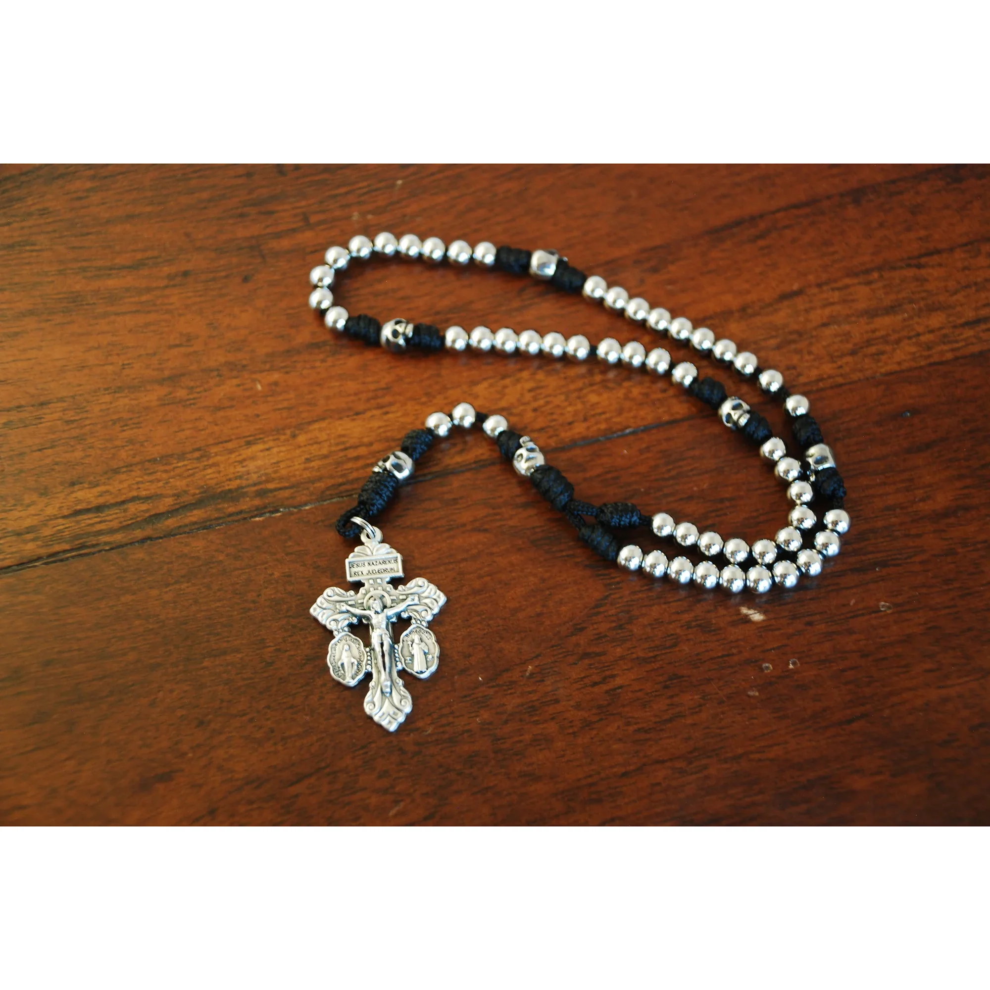Mini Memento Mori Pardon Crucifix Paracord Rosary - Image 5