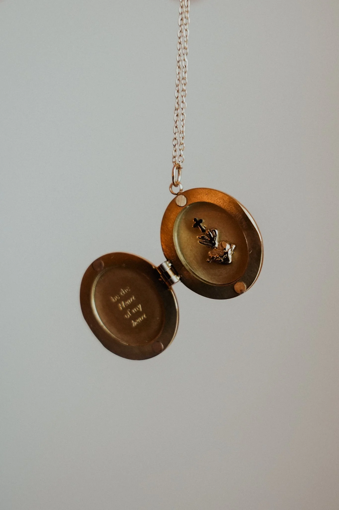 Monstrance Gold Locket - Image 4