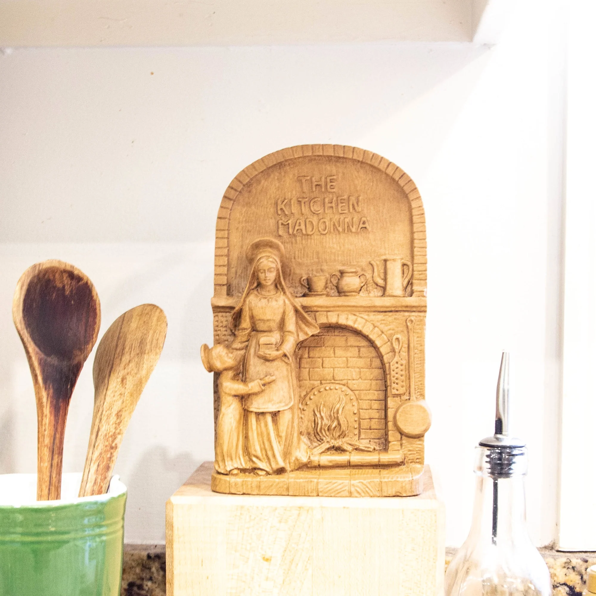 Natural Kitchen Madonna & Child Plaque - Image 3