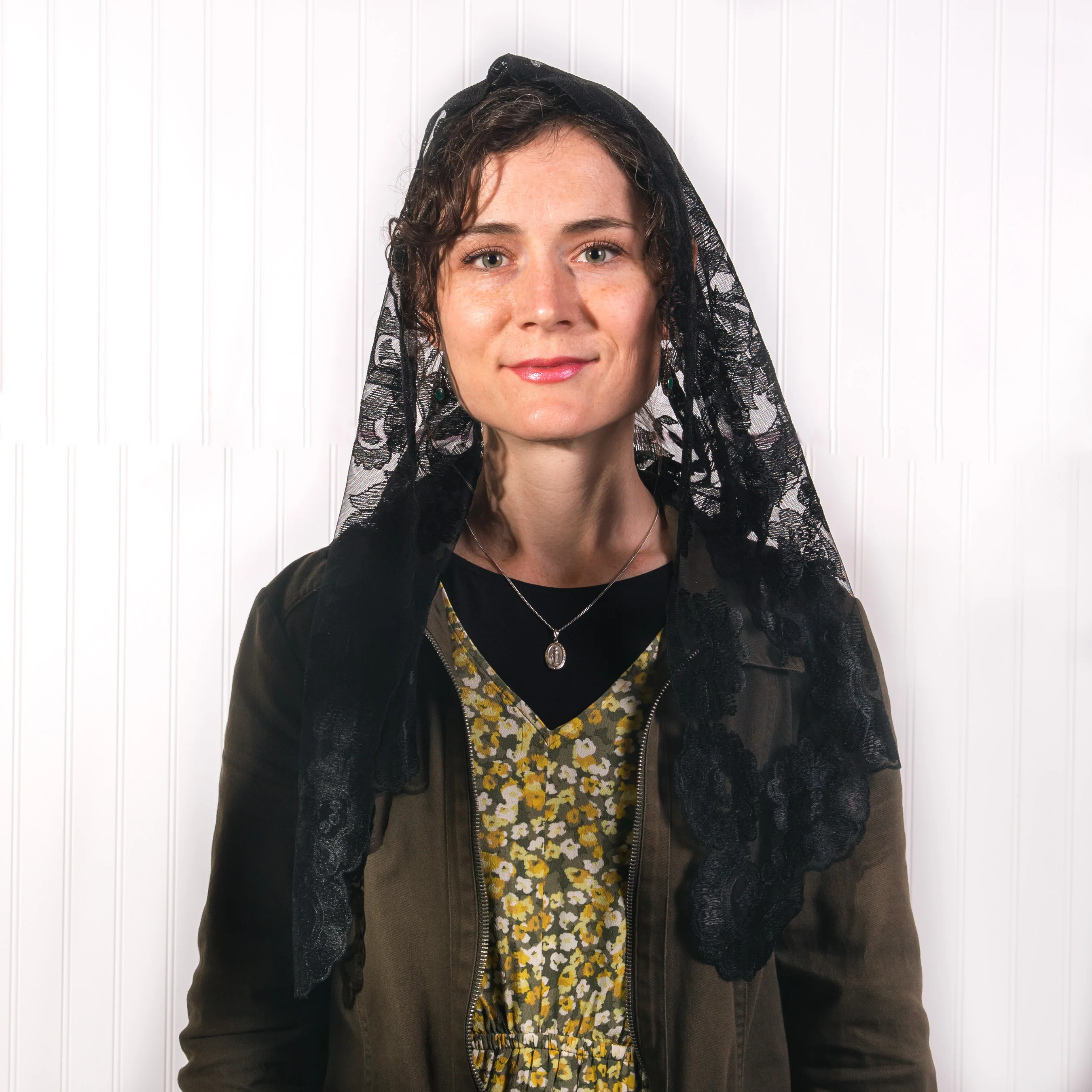 Olivia Spanish Lace Chapel Veil - Multiple Colors - Image 4