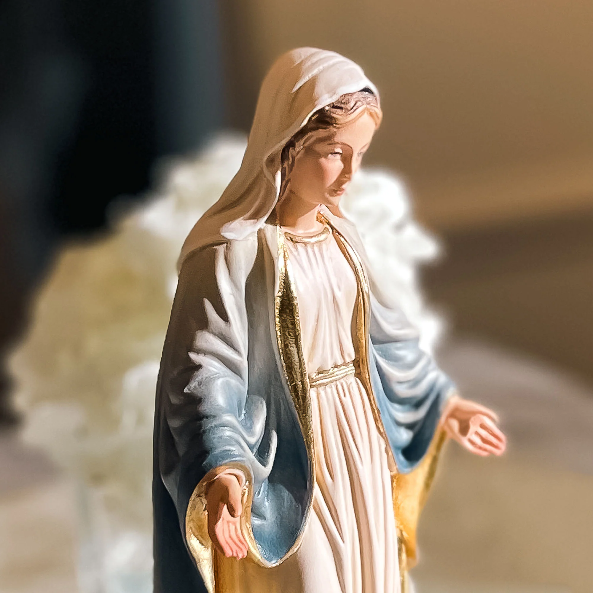 Our Lady of Grace Hand-Painted Italian Statue - Image 2