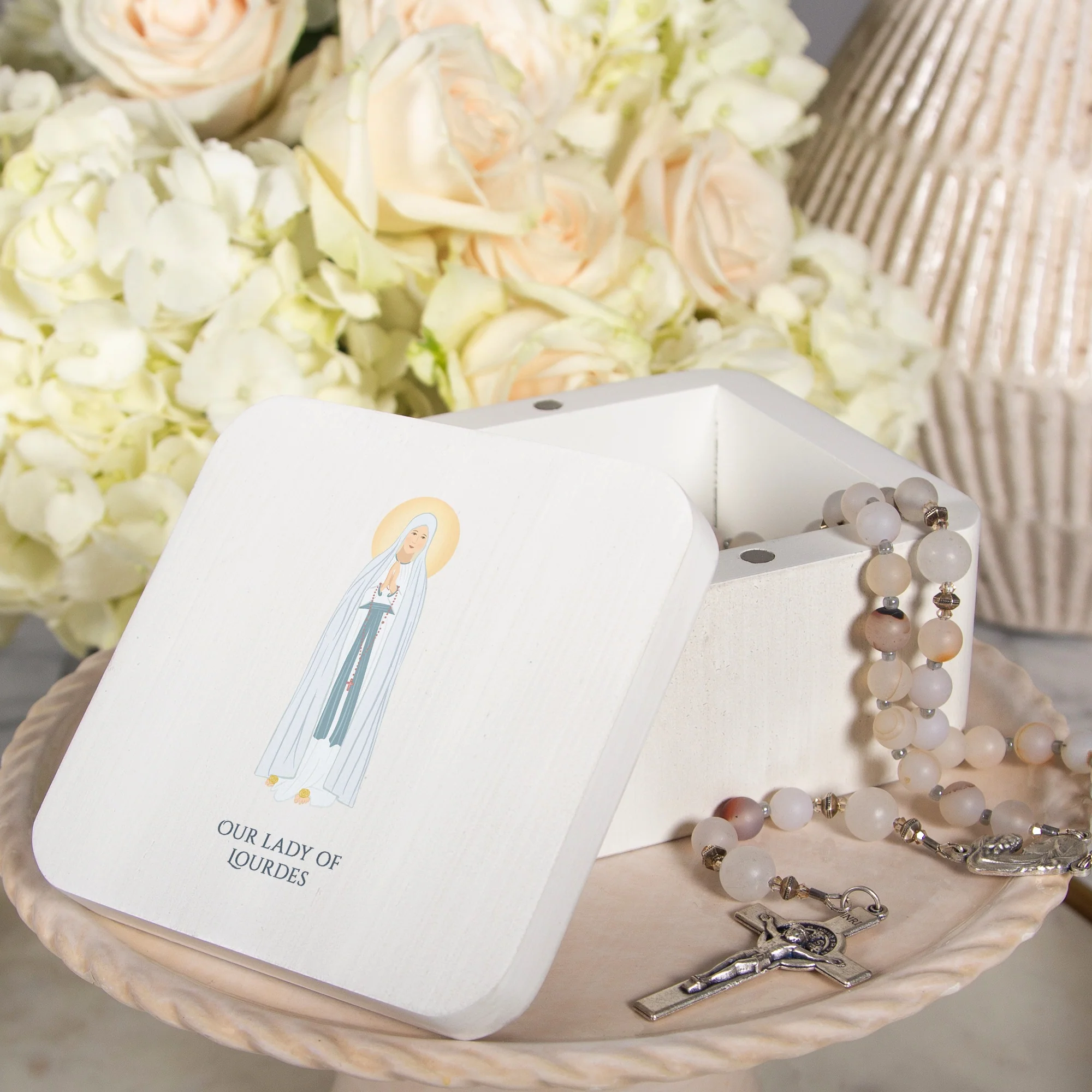 Our Lady of Lourdes White Magnetic box - Image 2