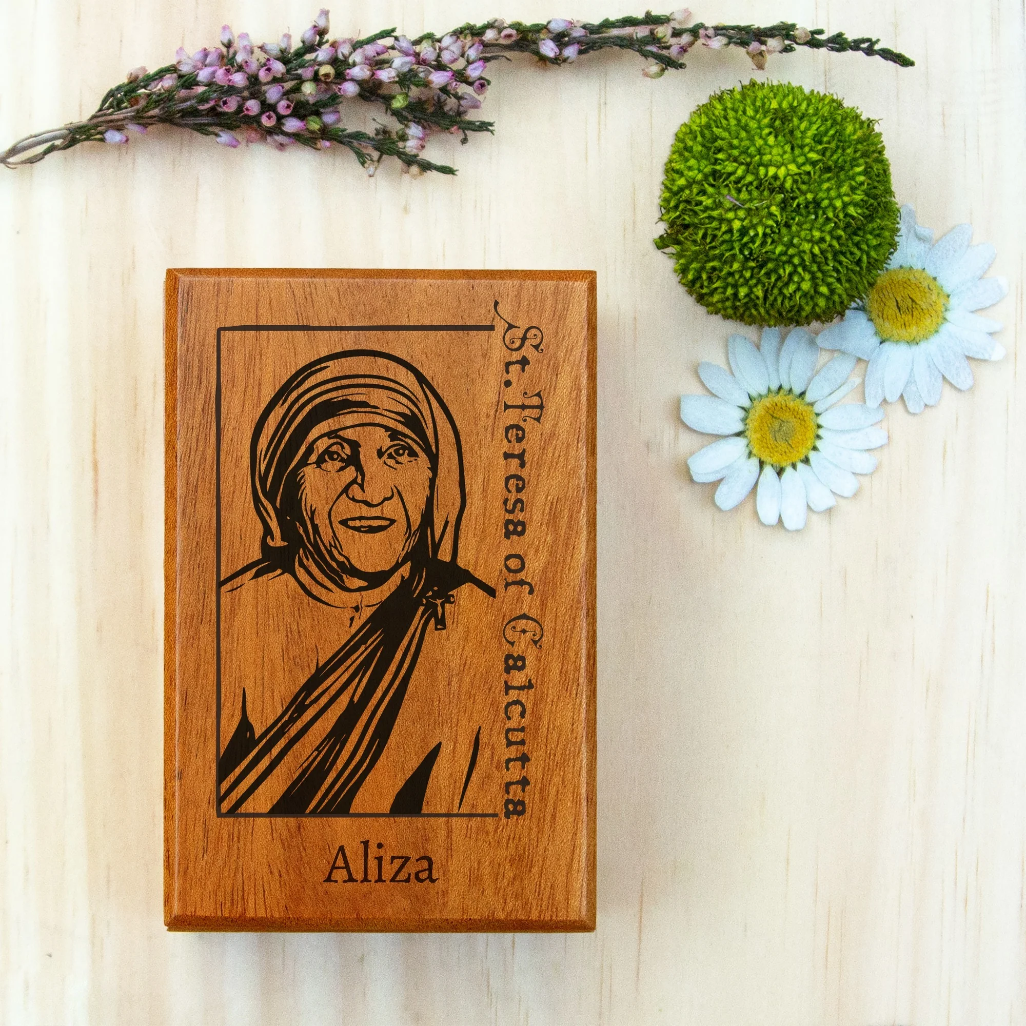Personalized Mother Teresa Keepsake Box - Image 2