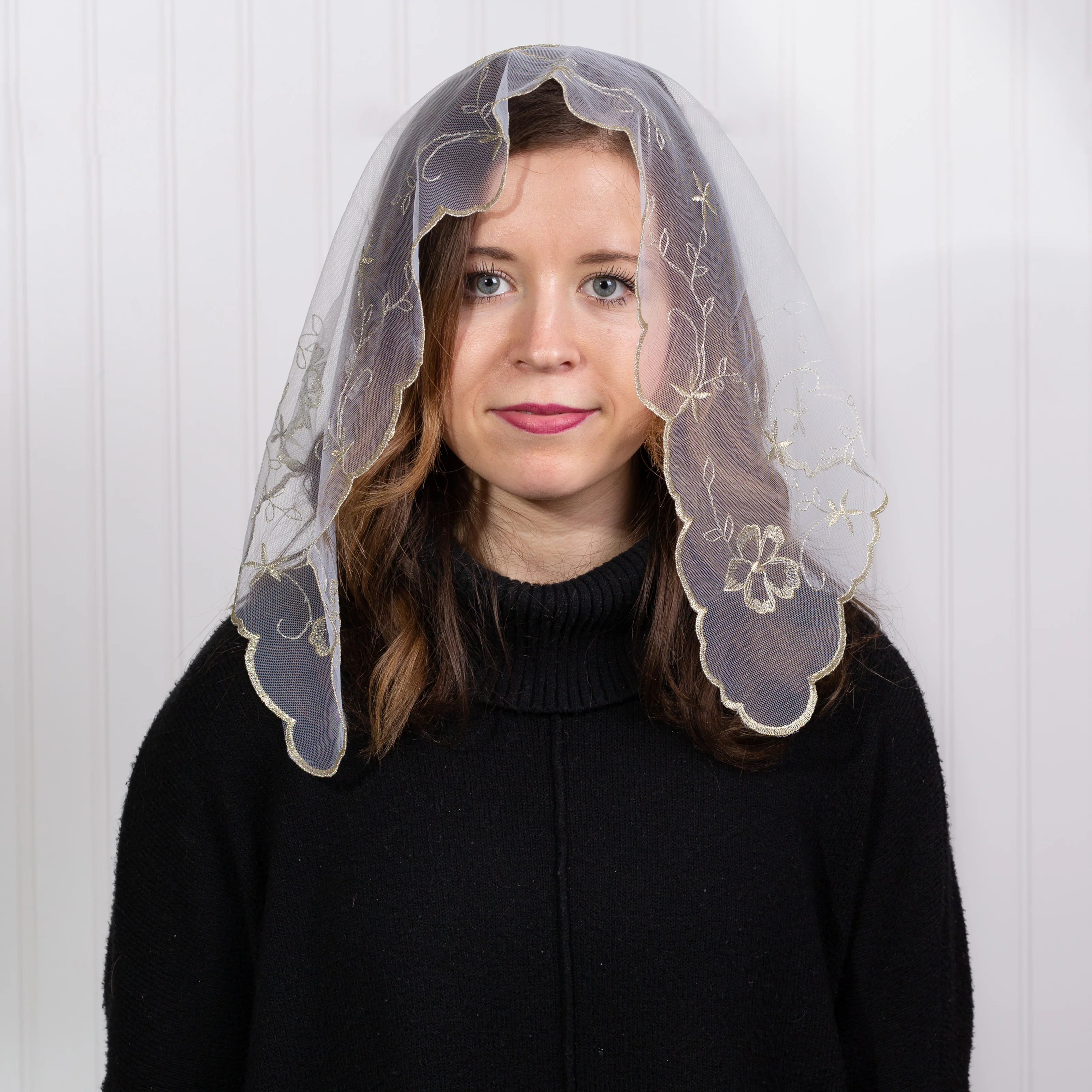 Rosa Spanish Lace Short Chapel Veil - Multiple Colors - Image 4