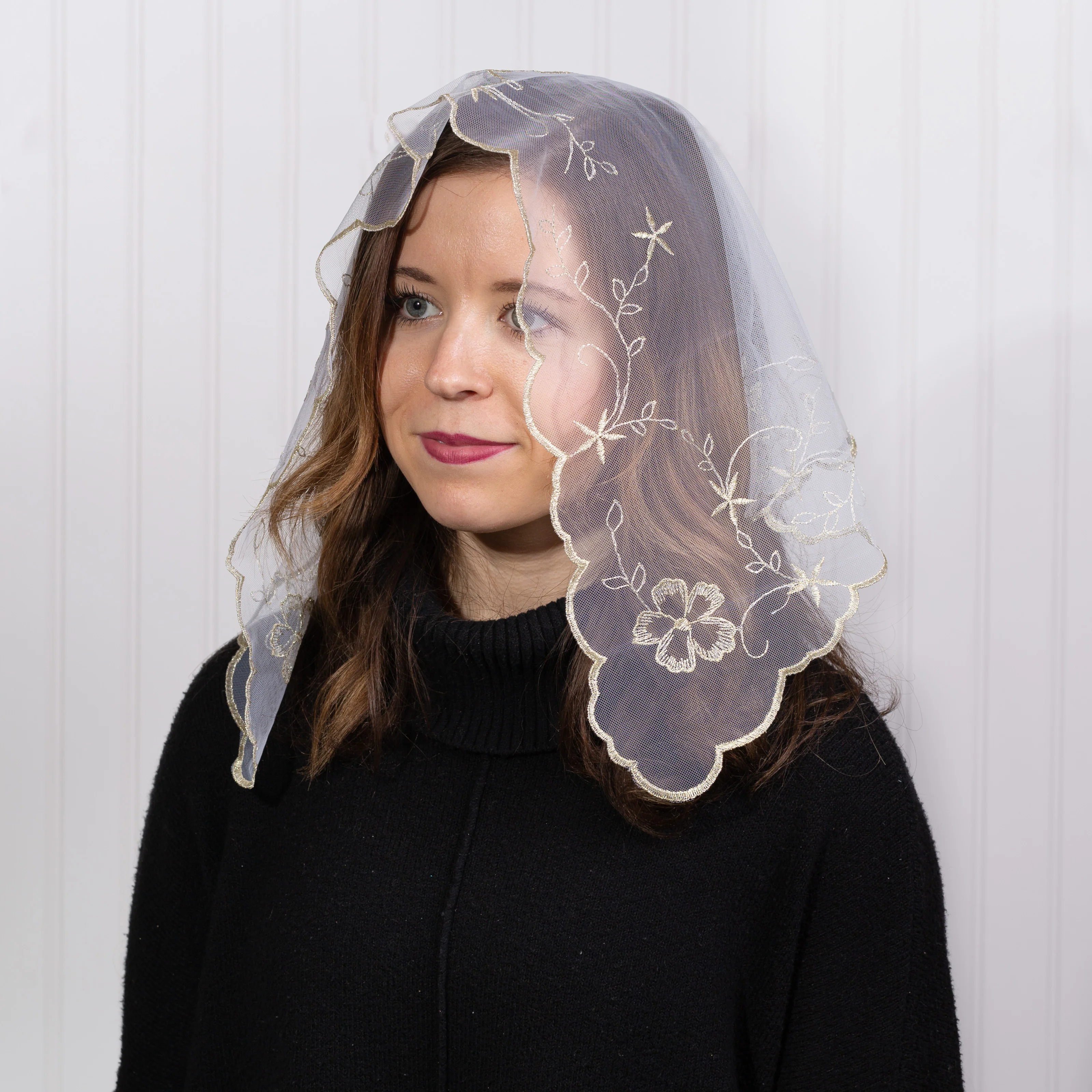 Rosa Spanish Lace Short Chapel Veil - Multiple Colors - Image 5
