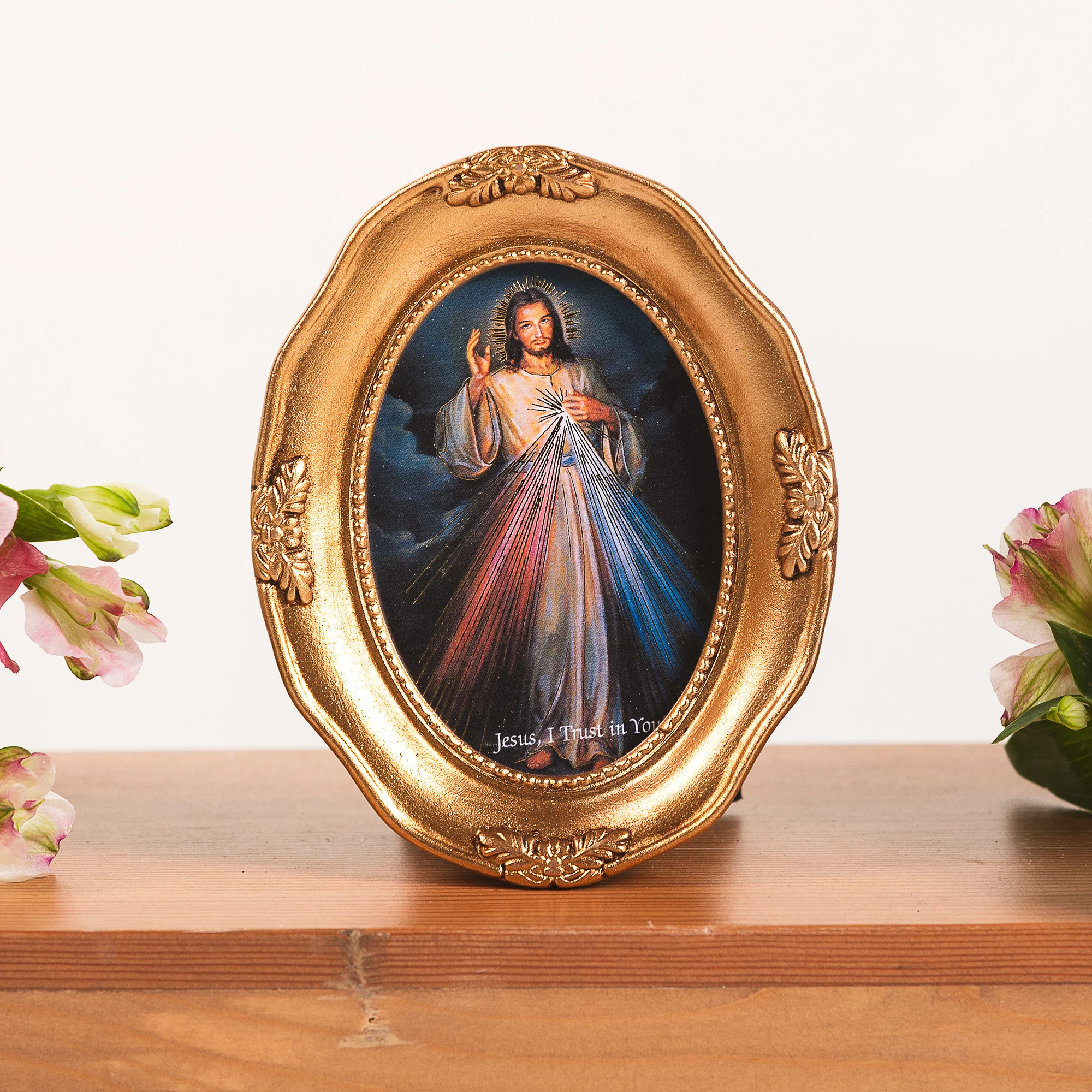 Small Divine Mercy Print in Gold Oval Frame