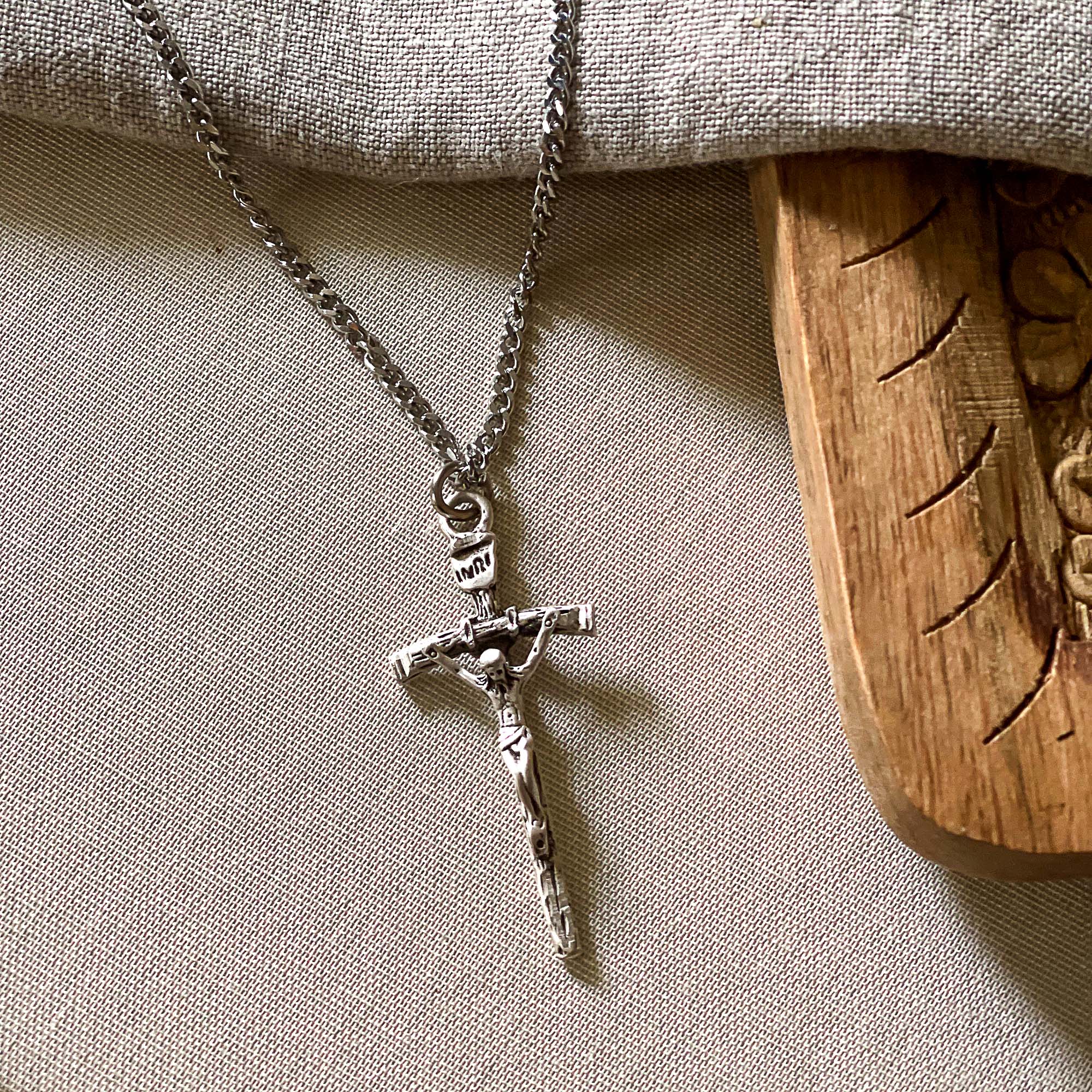 Sterling Silver Papal Crucifix with 24 inch chain - Image 2