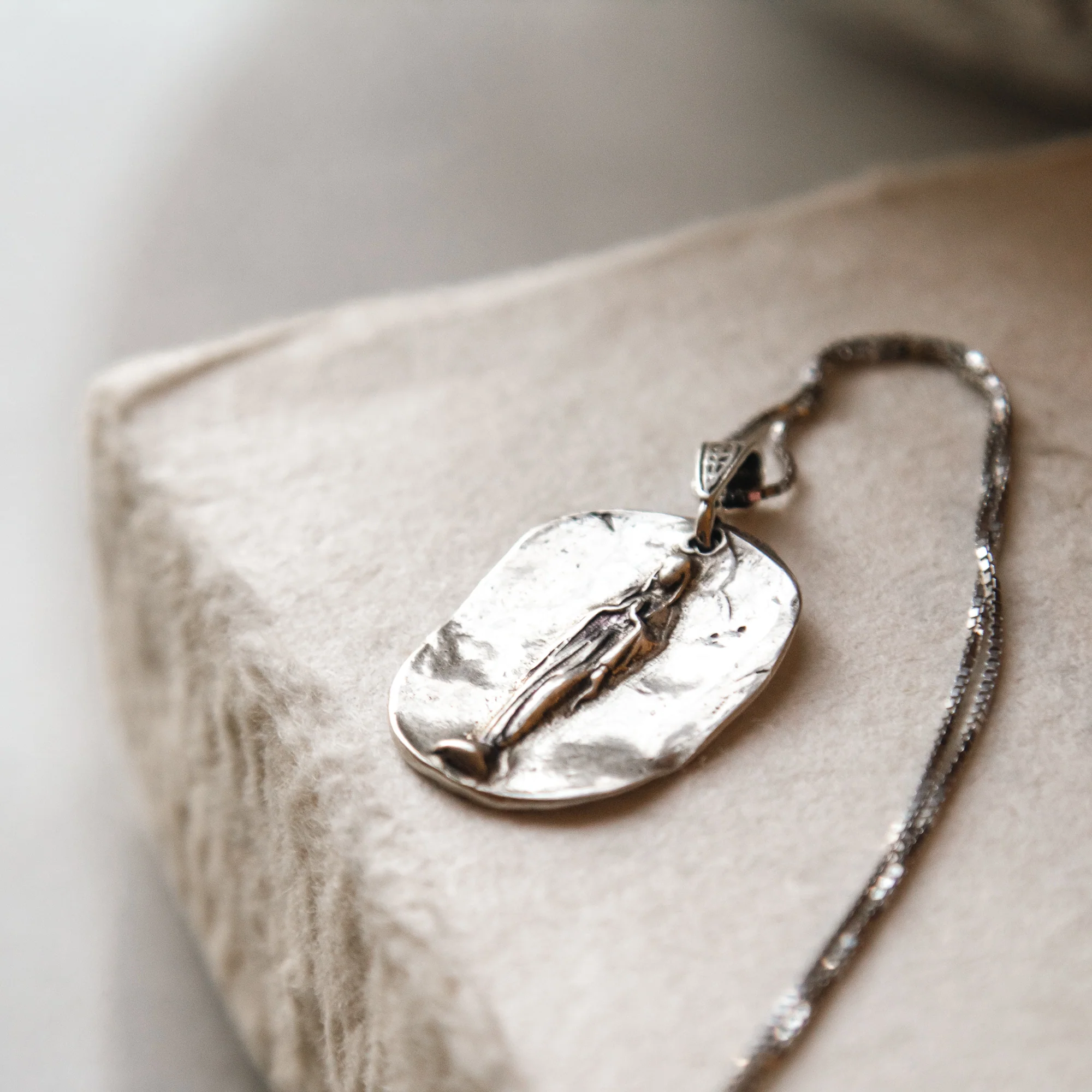 Stylized Sterling Silver Marian Pendant Necklace - Image 5
