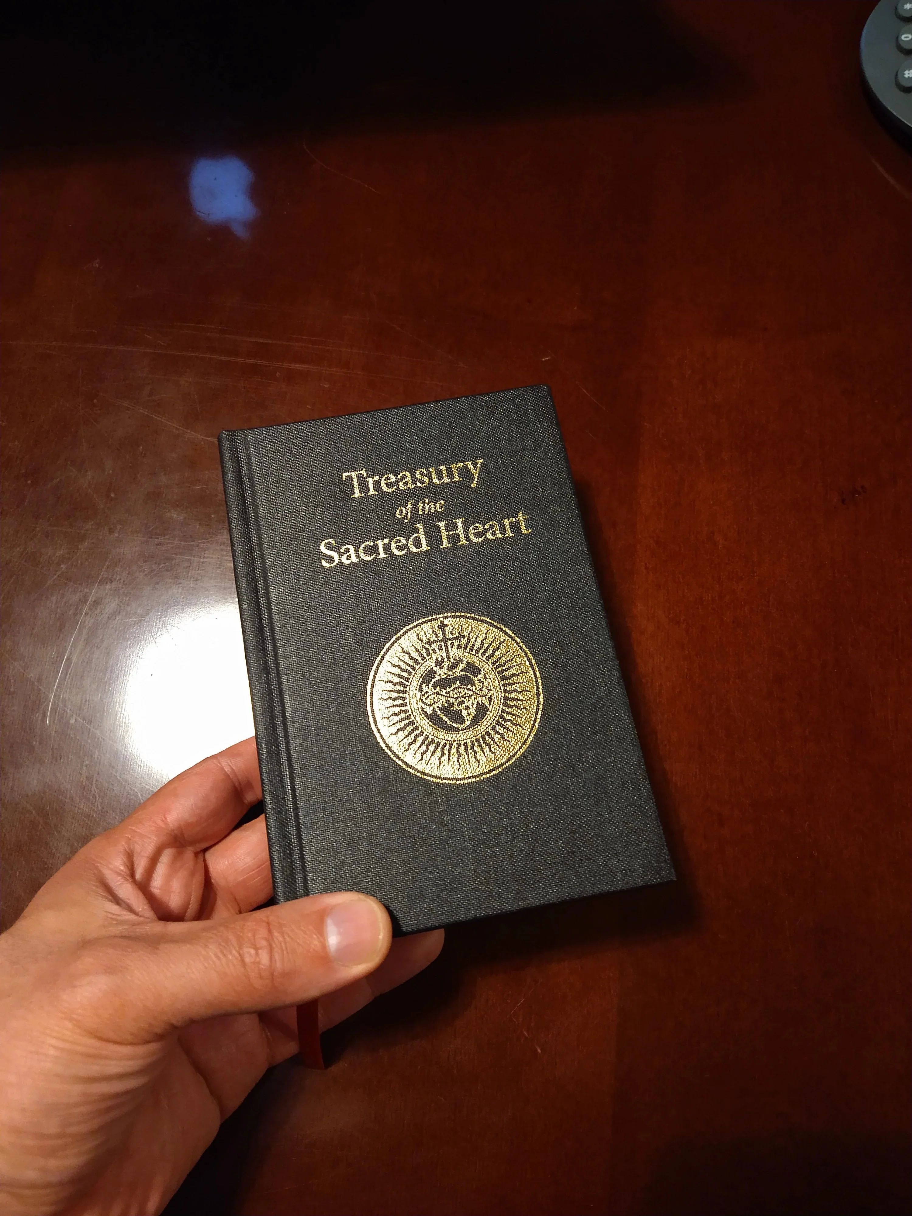 Treasury of the Sacred Heart - Deluxe Gift Book - Image 2