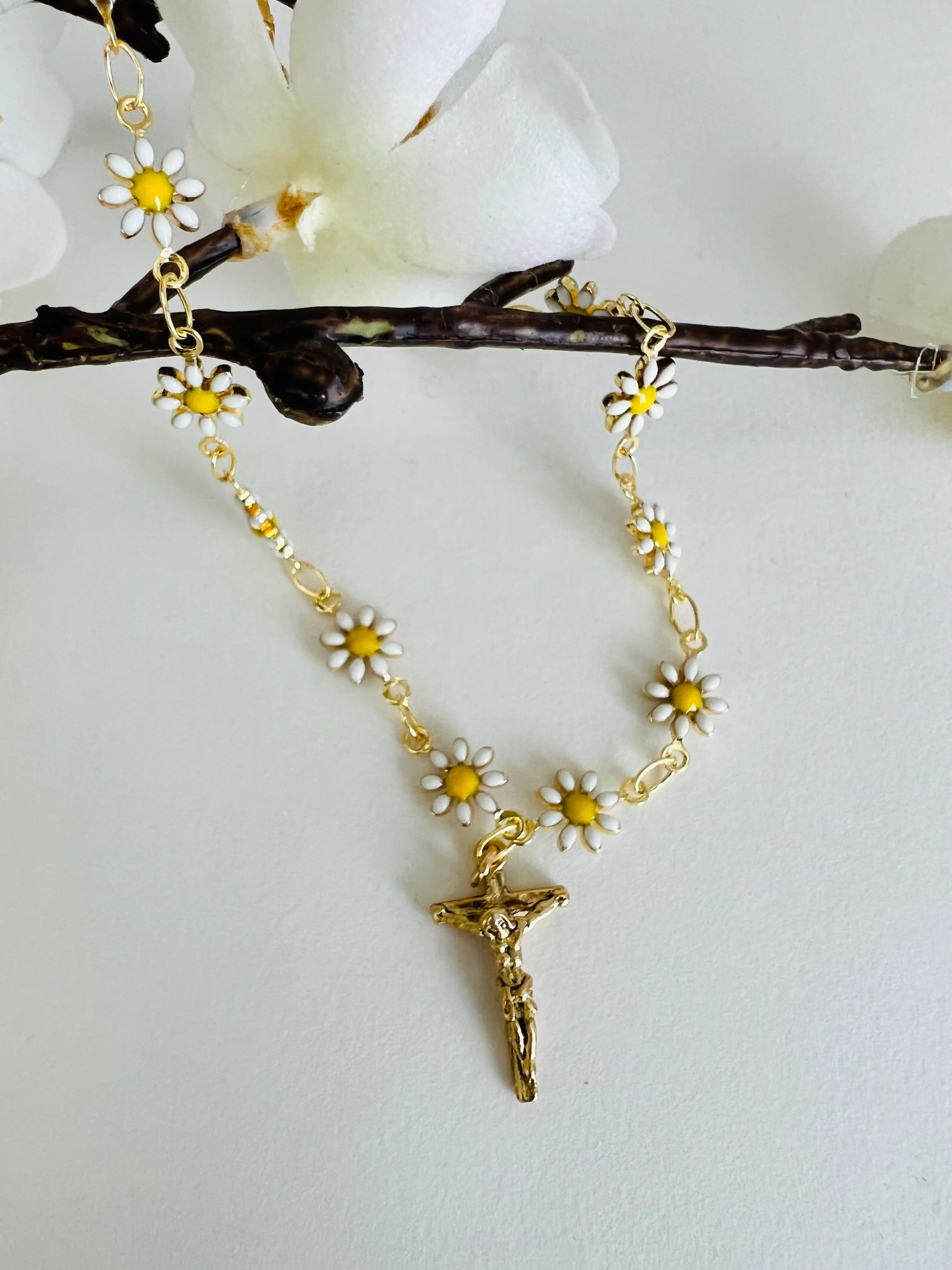 White Daisy Chain Crucifix Anklet - Image 2