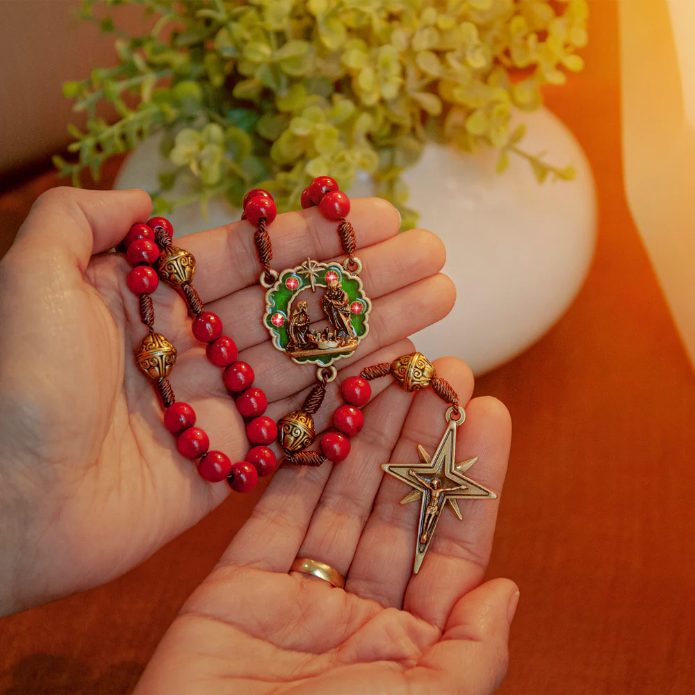 Wooden Wreath and Star Christmas Rosary - Image 2